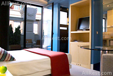 Room Mate Alicia 12